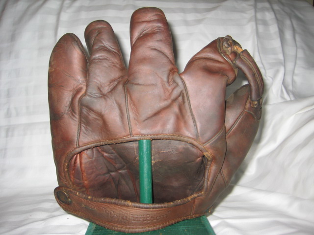 Rogers Hornsby Wilson 648L Back